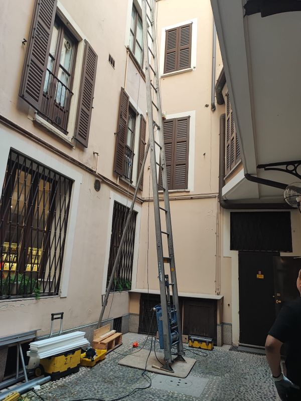 Noleggio con operatore elevatori componibili
