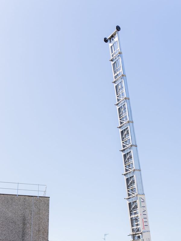 Noleggio elevatori per traslochi da 33 a 44 metri con operatore